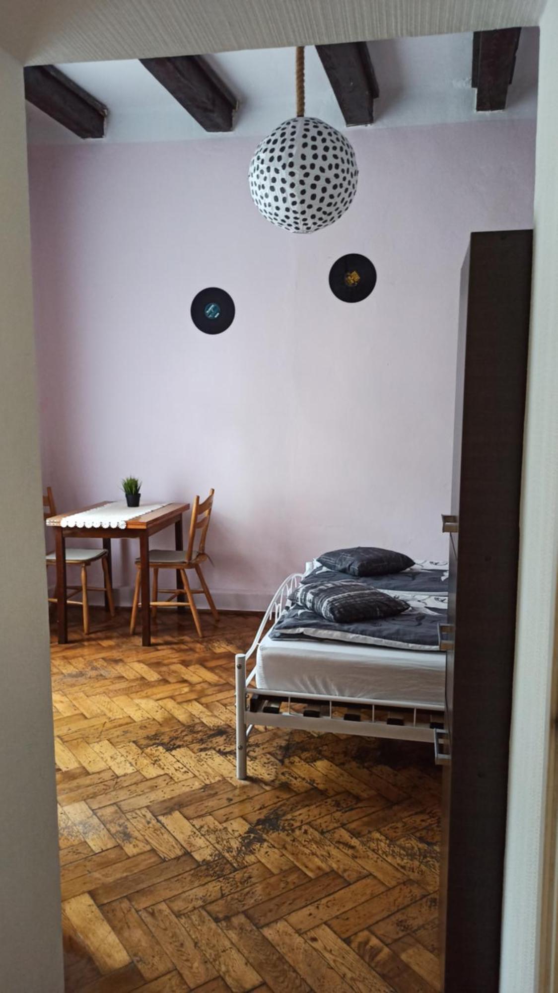 Willa Retro Hostel クラクフ エクステリア 写真